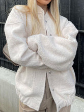 将图片加载到图库查看器，Autumn Casual Full Size Drop Shoulder Snap Down Jacket with Buttoned Front and Pockets
