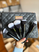 将图片加载到图库查看器，Makeup Brush Set
