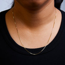 将图片加载到图库查看器，Solid 14K Yellow Gold 0.75mm Classic Box Chain Necklace. Unisex Chain - Size 16 Inches
