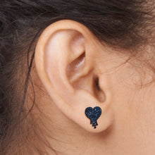 将图片加载到图库查看器，Glitter Melting Heart Stud Earrings
