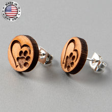 将图片加载到图库查看器，Natural Maple Wood Heart Paw Print Stud Earrings
