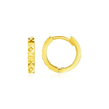 Load image into Gallery viewer, 14k Yellow Gold Petite Round Hoop Earrings with Geometric Texture
