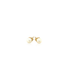 将图片加载到图库查看器，14k Yellow Gold Freshwater Cultured White Pearl Stud Earrings (4.0 mm)
