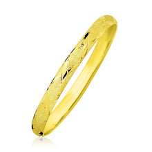 将图片加载到图库查看器，10k Yellow Gold Slender Diamond Pattern Textured Bangle
