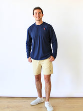 将图片加载到图库查看器，Dockside Performance Tee
