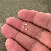 将图片加载到图库查看器，20G 1/4 14k Solid Yellow Gold Nose Hoop
