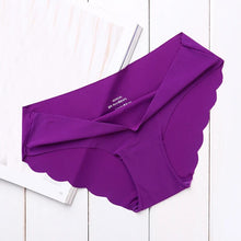 Load image into Gallery viewer, High Quality Women's Seamless Panties Solid Ultra-thin Panties Underwear Women's Sexy low-Rise Ruffles Briefs Lingerie
