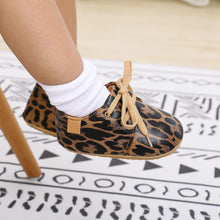 Load image into Gallery viewer, Unisex Baby Luxury Soft Leather Shoes Newborn Rubber Soft Sole First Walkers Toddler Shoes For Everyday Wear For Boys And Girls

