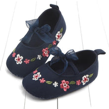 Load image into Gallery viewer, Newborn First Walkers Toddler Shoes Non-slip Baby Girls Kids Floral Shoes Princess Shoes Soft Sole Kids Toddler Infant Boots

