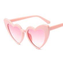 将图片加载到图库查看器，Elegant Retro  Love Heart Sunglasses Women Big Frame Personality Sunglasses Fashion Cute Retro Cat Eye Vintage Sunglasses  For Women and Girl
