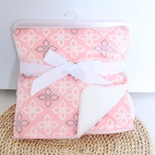 Load image into Gallery viewer, Baby Blankets New Layer Coral Fleece Infant Swaddle  Wrap Owl Printed Newborn Baby Bedding Blanket

