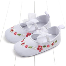 Load image into Gallery viewer, Newborn First Walkers Toddler Shoes Non-slip Baby Girls Kids Floral Shoes Princess Shoes Soft Sole Kids Toddler Infant Boots
