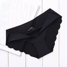 Load image into Gallery viewer, High Quality Women's Seamless Panties Solid Ultra-thin Panties Underwear Women's Sexy low-Rise Ruffles Briefs Lingerie
