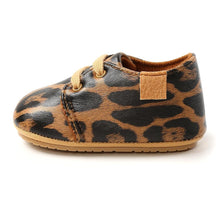 Load image into Gallery viewer, Unisex Baby Luxury Soft Leather Shoes Newborn Rubber Soft Sole First Walkers Toddler Shoes For Everyday Wear For Boys And Girls
