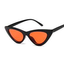 将图片加载到图库查看器，Vintage Cateye Sunglasses For Women In Famous Retro Small Cat Eye Style In NEW Modern Edition with UV400 Protection
