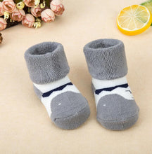将图片加载到图库查看器，1 Pair Newborn Cotton Striped Warm Slippers Socks For Baby Girls And Boys Very Comfortable And Soft Material
