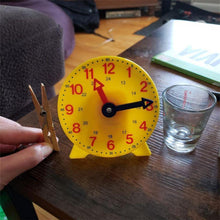 将图片加载到图库查看器，Montessori Student Learning Clock Time Teacher Gear Clock 4 Inch 12/24 Hour Plastic Mini Geared Clock, Learning Clock Classroom Kit, Clock for Kids Learning to Tell Time, Yellow Practice Clock for Kids, Teaching Clock, School Supplies
