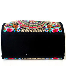 将图片加载到图库查看器，Women's Canvas Handbags Hot Sale Casual Shoulder Bag Floral Embroidered Ethnic Bag Vintage Messenger Bag Ladies Crossbody Bag
