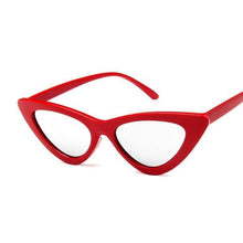 将图片加载到图库查看器，Vintage Cateye Sunglasses For Women In Famous Retro Small Cat Eye Style In NEW Modern Edition with UV400 Protection
