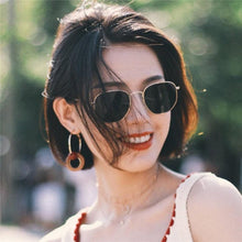 将图片加载到图库查看器，Luxury Sunglasses Form Man and Woman Unisex Metal Classic Sunglasses With Metal Frame and Pilarized Glasses In Vintage Style Driving Eyewear Oculos De Sol Masculino Sunglasses With UV400Glasses
