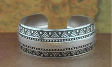 Load image into Gallery viewer, Big Elegant Luxury Amazing Classic Fashion Flower Metal Tibetan Indian Silver Vintage Retro Fashion Cuff Bracelet Bangle For Woman With Details of Animals
