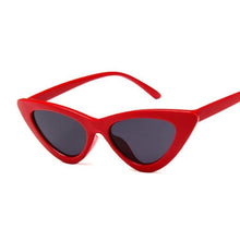 将图片加载到图库查看器，Vintage Cateye Sunglasses For Women In Famous Retro Small Cat Eye Style In NEW Modern Edition with UV400 Protection
