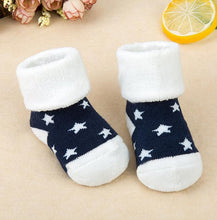 将图片加载到图库查看器，1 Pair Newborn Cotton Striped Warm Slippers Socks For Baby Girls And Boys Very Comfortable And Soft Material
