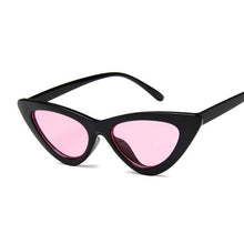 将图片加载到图库查看器，Vintage Cateye Sunglasses For Women In Famous Retro Small Cat Eye Style In NEW Modern Edition with UV400 Protection

