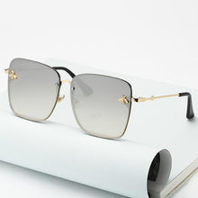 Load image into Gallery viewer, New Fashion Lady Oversize Rimless Square Bee Sunglasses For Women  With Small Bee Glasses Design Gradient Sunglasses With UV400
