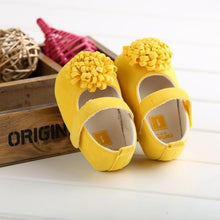 将图片加载到图库查看器，Candy Colors Newborn Baby Prewalker Princess Girl Crib Big Flower Soft Bottom Anti-slip Shoes Footwear  Shoes
