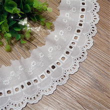 将图片加载到图库查看器，4-14Yards/lot Width 8 Cm White100% Cotton Embroidered Lace Fabrics, Women's Clothing Diy Lace Trim, Free Shipping RS539
