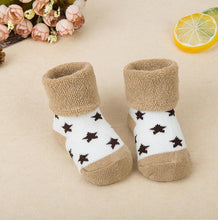 将图片加载到图库查看器，1 Pair Newborn Cotton Striped Warm Slippers Socks For Baby Girls And Boys Very Comfortable And Soft Material

