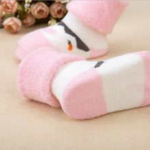 将图片加载到图库查看器，1 Pair Newborn Cotton Striped Warm Slippers Socks For Baby Girls And Boys Very Comfortable And Soft Material
