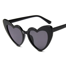 将图片加载到图库查看器，Elegant Retro  Love Heart Sunglasses Women Big Frame Personality Sunglasses Fashion Cute Retro Cat Eye Vintage Sunglasses  For Women and Girl

