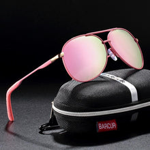 Load image into Gallery viewer, Latest Gradient Luxury Universal Men and  Women Sunglasses Polarized Sunglasses In  Aviation Pilot Style With UV400 Protection
