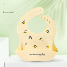 将图片加载到图库查看器，Cute Cartoon Print Baby Bibs Waterproof Soft Silicone Baby Feeding Stuff Dinosaur Pattern Bib For Kids
