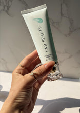 将图片加载到图库查看器，Stick &amp; Grip Face Primer
