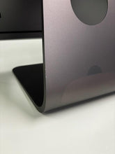 将图片加载到图库查看器，2017 Apple iMac Pro 27-inch 3.0GHz 10-Core Intel Xeon W - 128GB RAM - 2TB SSD - Radeon Pro Vega 56
