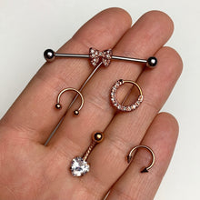 将图片加载到图库查看器，16G 3/8 Clear Gem Rose Gold Tone Hinged Circular Ring Set
