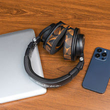 Load image into Gallery viewer, WC FreeZe - Hybrid Cooling Gel Infused Gaming Earpads
