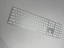 Load image into Gallery viewer, Apple Magic Keyboard 2 Touch ID &amp; Numeric Keypad / Wireless Bluetooth / Open box
