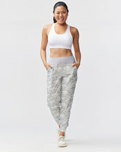 Load image into Gallery viewer, Excel Jogger 7/8 Length 28" Pant
