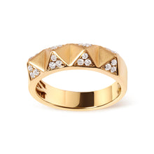 Load image into Gallery viewer, 14K Yellow Gold 1/4 Cttw White Diamond Pyramid Band Ring (G-H Color, SI1-SI2 Clarity)- Size 7
