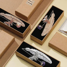 Load image into Gallery viewer, 1pc Chinese Style Metal Feather Bookmark Creative Immortal Dried Flower Butterfly Leaf Student Bookmark Teacher's Day Gift
