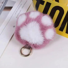 将图片加载到图库查看器，Cat Paw Plush Keychain – Cute Fluffy Faux Fur Pendant for Bags &amp; Keys
