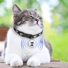 Load image into Gallery viewer, Pet Anti-Lost GPS Tracker Bluetooth-compatible Smart Activity Tracker Waterproof for Dogs Cats Kids Pets Keychain Wallet Luggage
