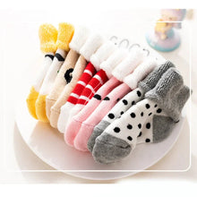 Load image into Gallery viewer, 5 Pairs Baby Socks Warm Cartoon Floor Socks for Newborn Toddlers
