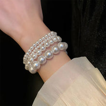 Load image into Gallery viewer, French Retro Simple Pearl Elastic Bracelet Fashion Everyday Versatile Temperament Women's Handwear
