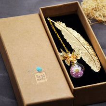 Load image into Gallery viewer, 1pc Chinese Style Metal Feather Bookmark Creative Immortal Dried Flower Butterfly Leaf Student Bookmark Teacher's Day Gift
