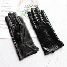 将图片加载到图库查看器，New Snake Print Leather Sheepskin Gloves Women's Fashion High Gloss Velvet Lining Autumn and Winter Warm Driving Gloves
